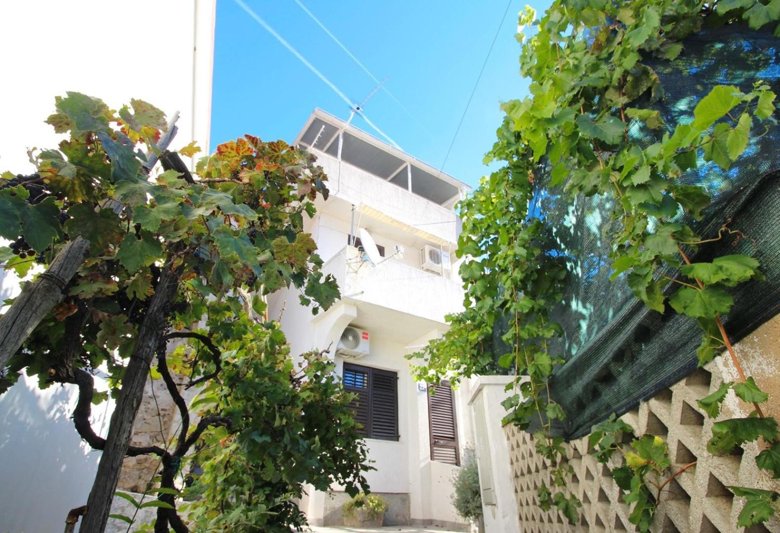Apartments Bugi Башка Экстерьер фото